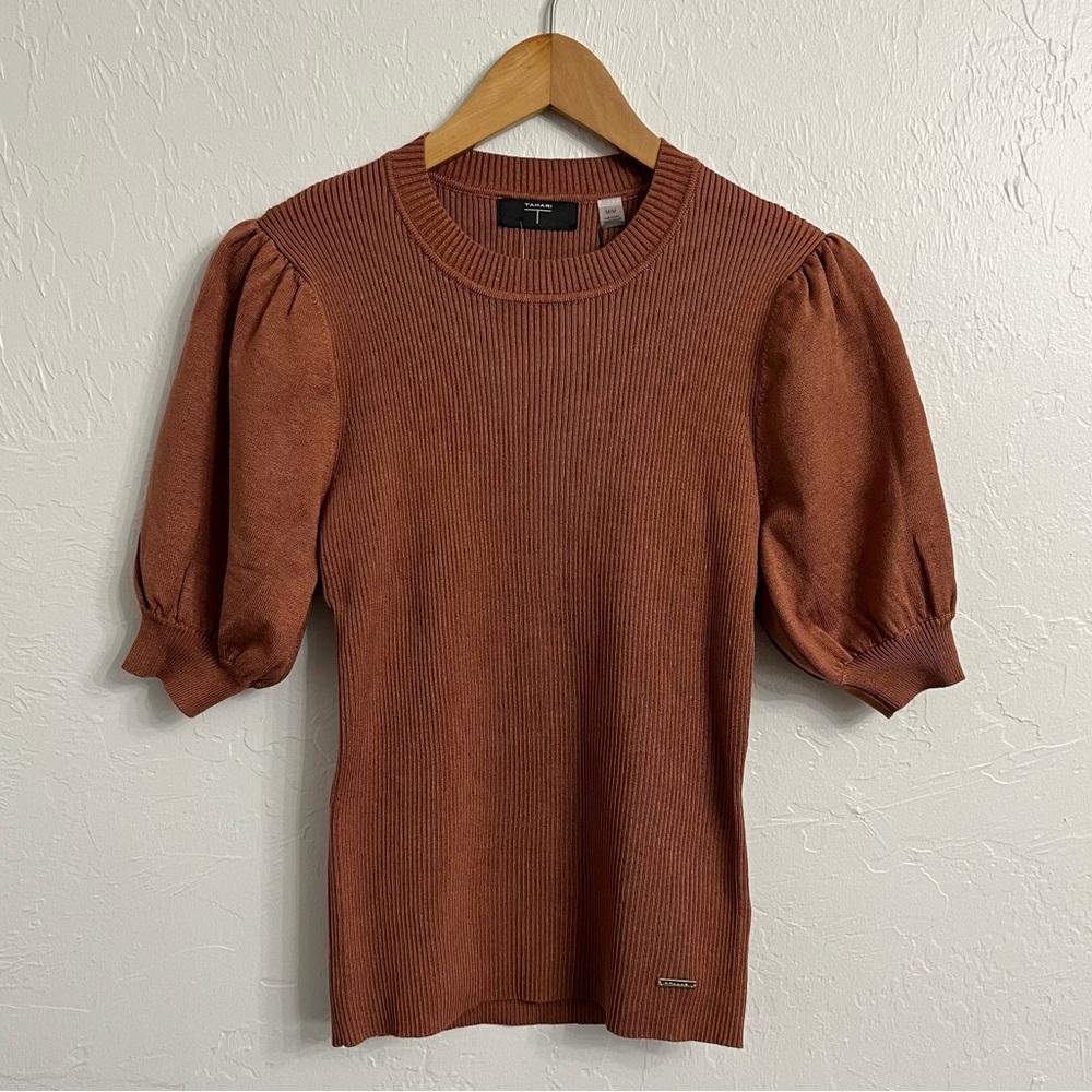 *NWT* T Tahari Short Puff Sleeve Top - Rusty Terracotta / Brown Orange - Size M